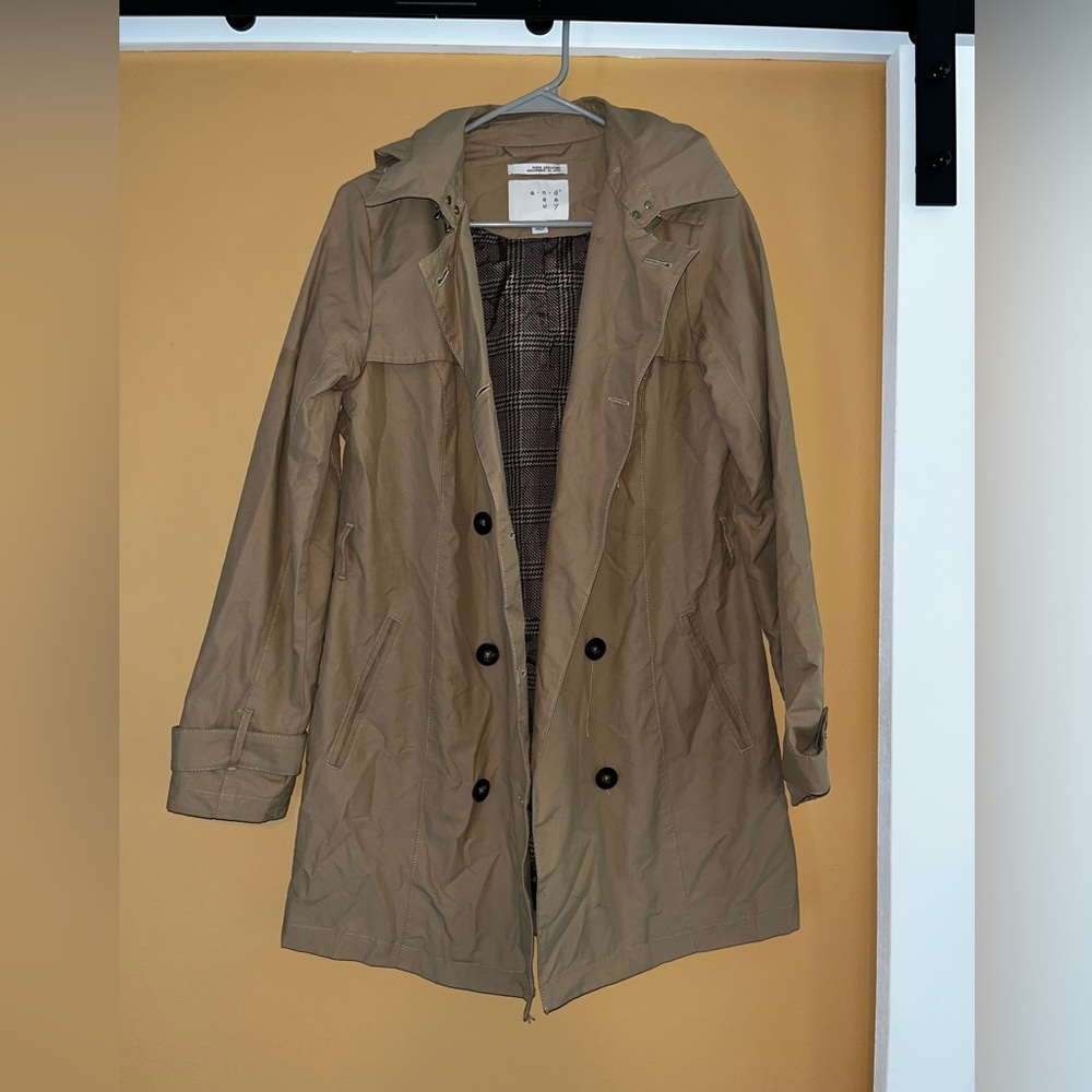 Water resistant rain trench coat